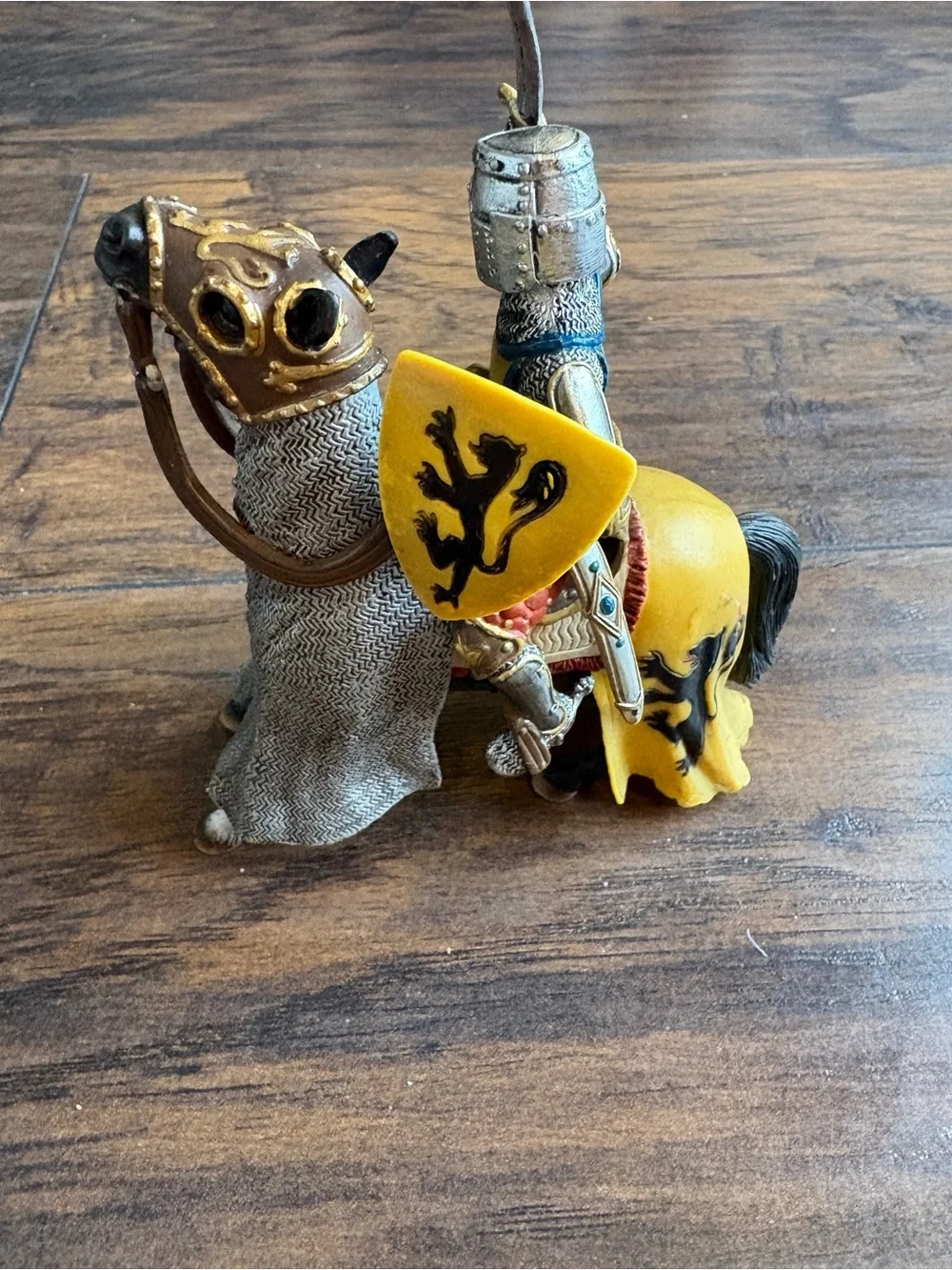 Vintage 2007 Schleich Medieval Knight on Horse Figurine – Yellow Blue Lion Shiel